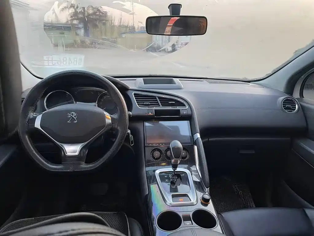 Peugeot 3008 2015 2.0L AT