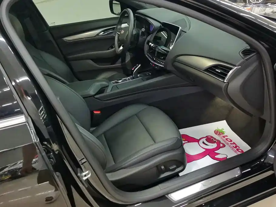 Cadillac CT5 — миниатюра 8