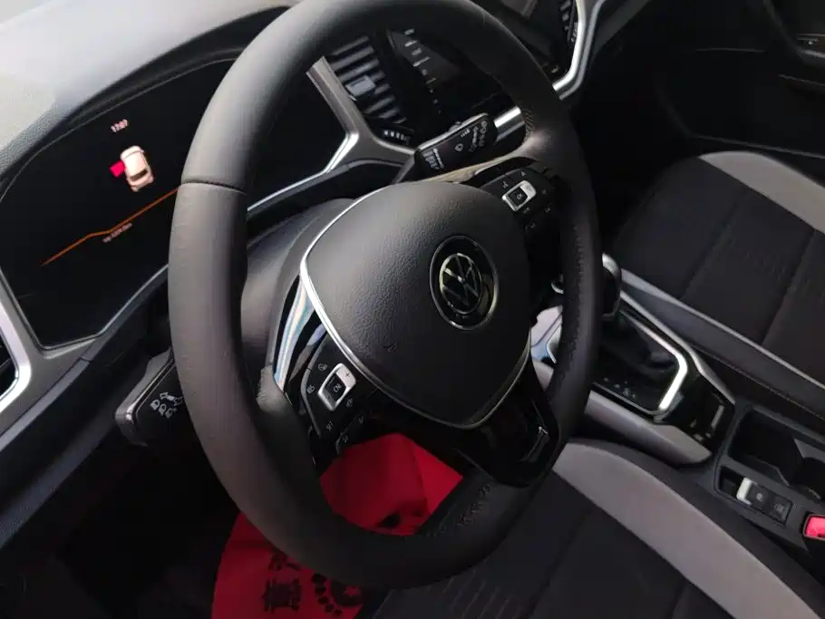 Volkswagen T-Roc — миниатюра 15