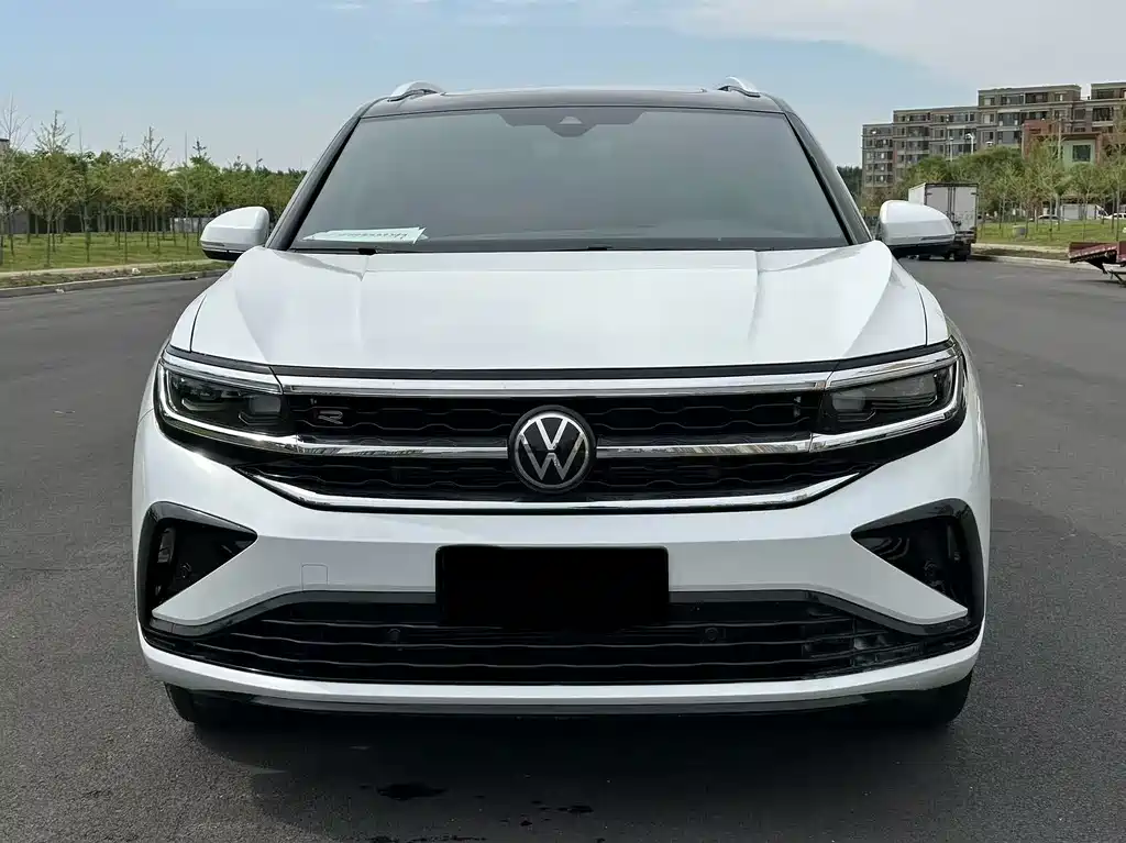 Volkswagen Viloran 2022 380TSI R-Line 6 мест