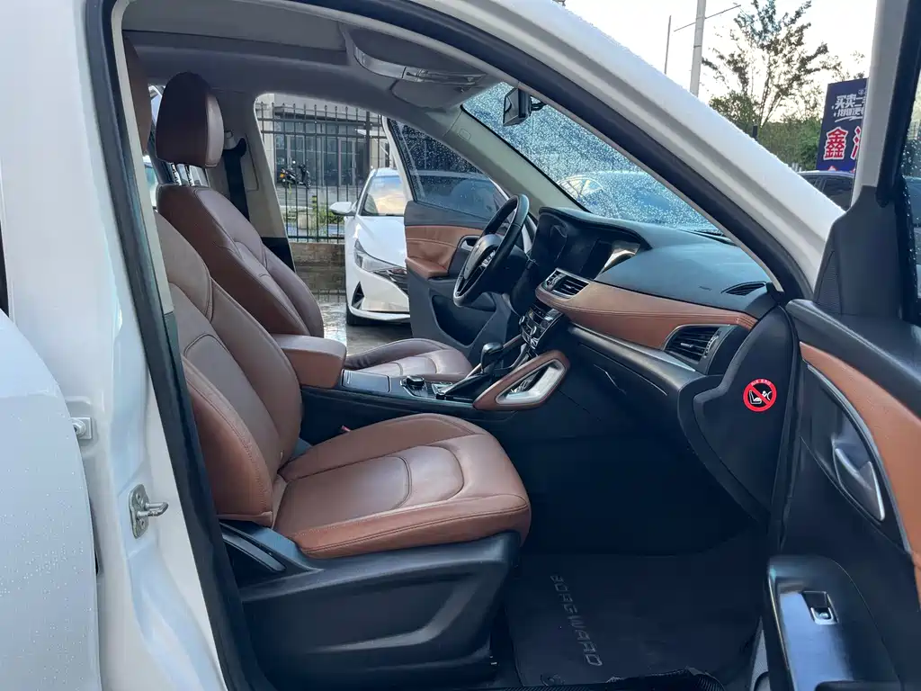 Borgward BX7 — миниатюра 9