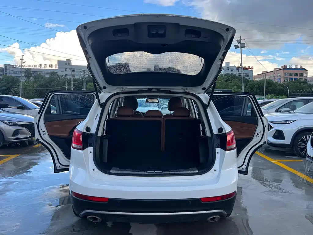 Borgward BX7 — миниатюра 18