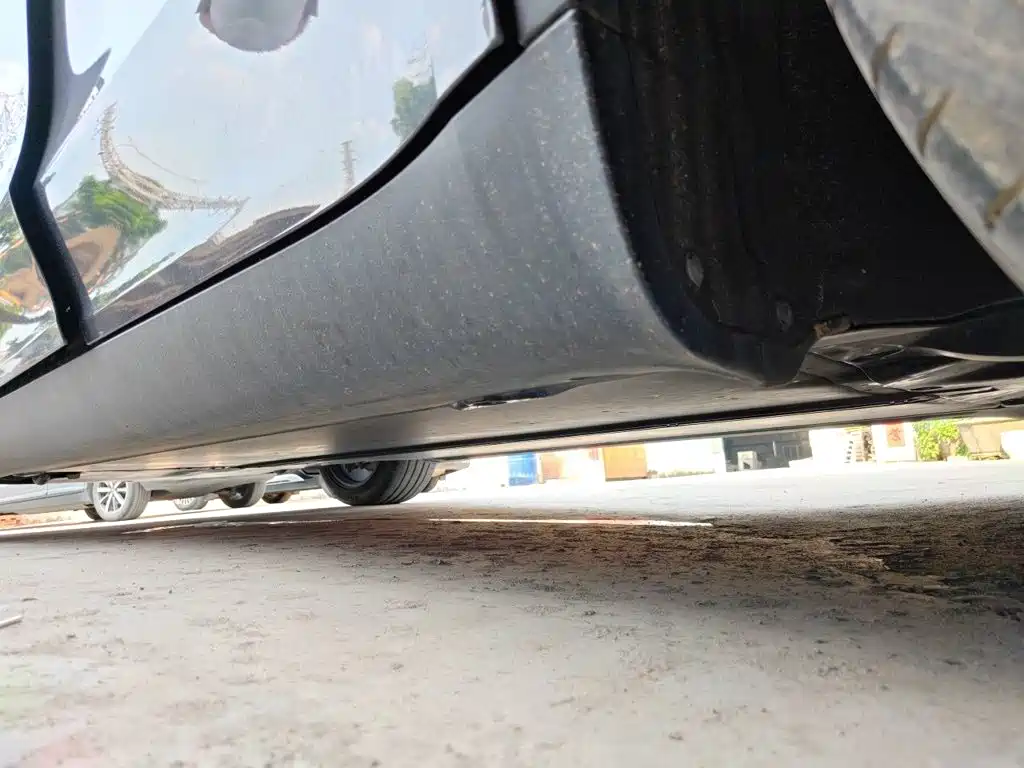 Tesla Model Y — миниатюра 17