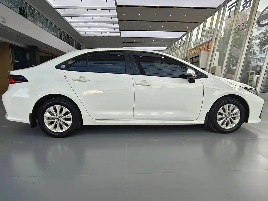 Toyota Corolla — миниатюра 9