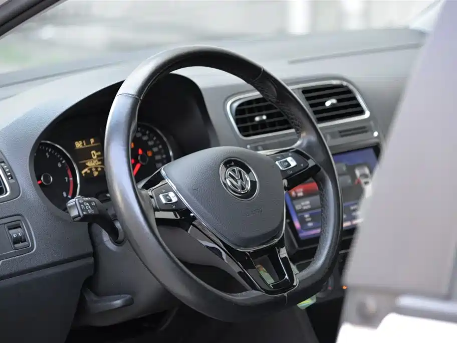 Volkswagen Polo 2018 1.5L AT