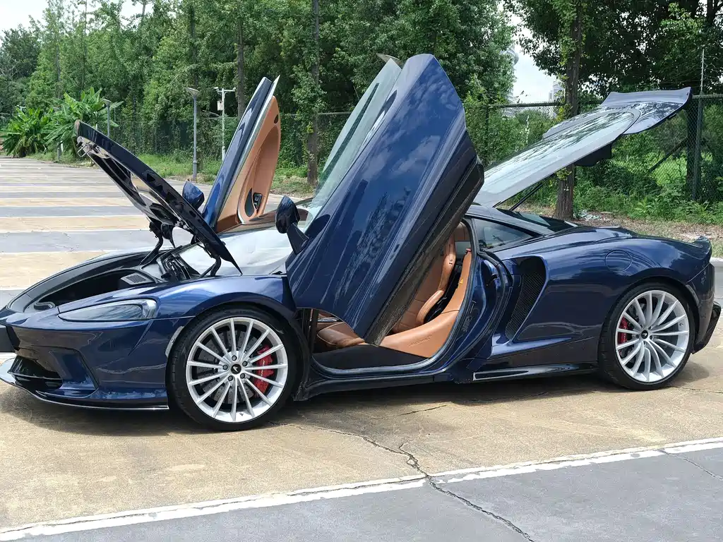 McLaren GT — миниатюра 12