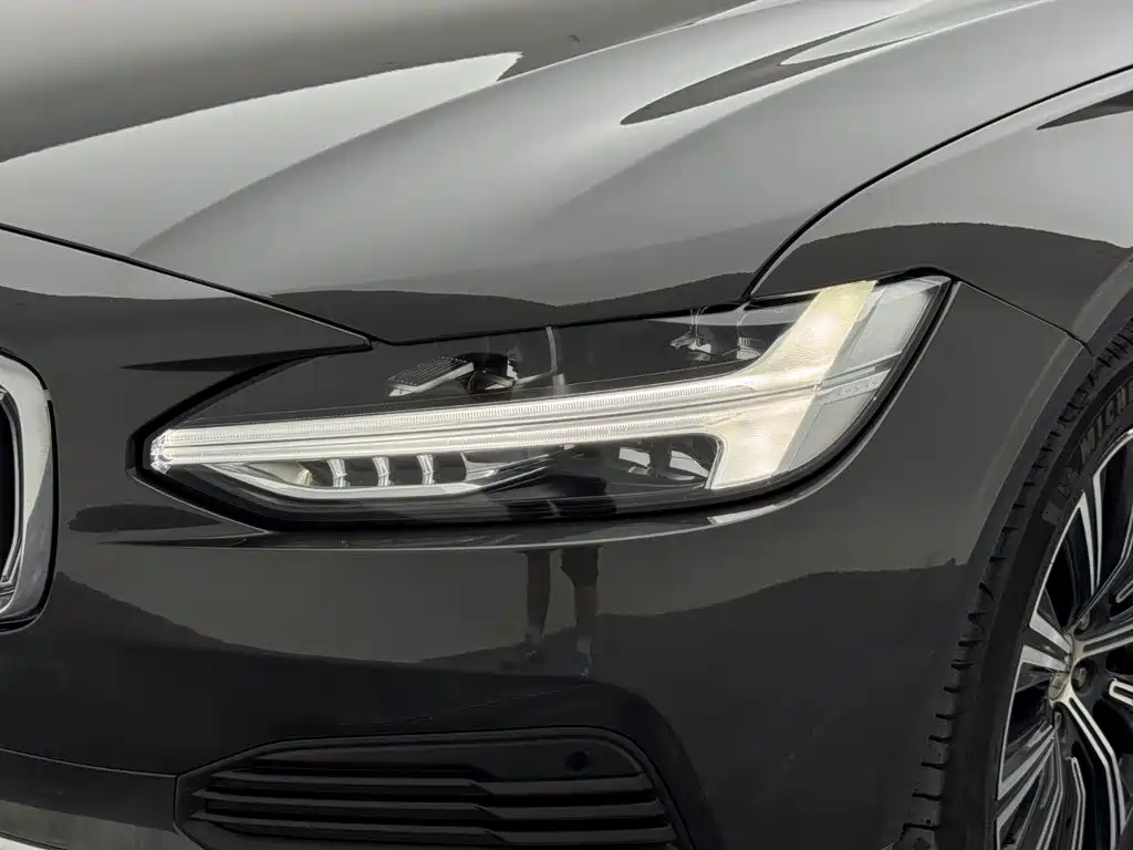 Volvo S90 PHEV — миниатюра 10