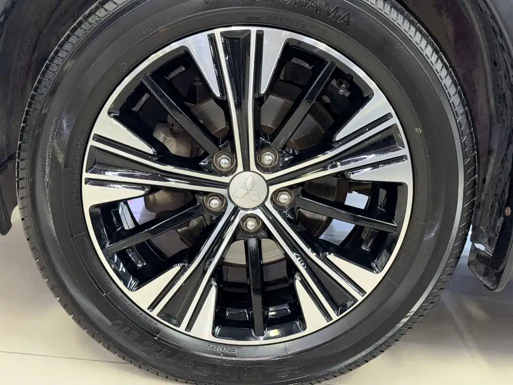 Mitsubishi Eclipse Cross 1.5T CVT 4WD True I Edition, фото 24