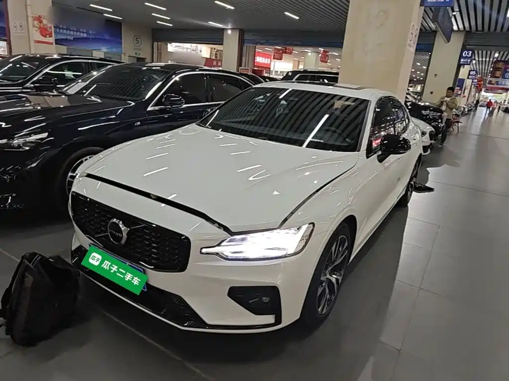 Volvo S60 2024