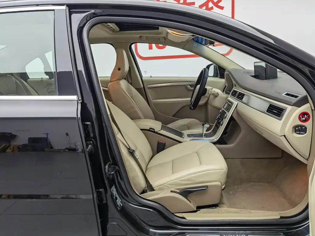 Volvo S80L — миниатюра 23