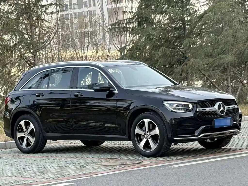 MERCEDES-BENZ GLC