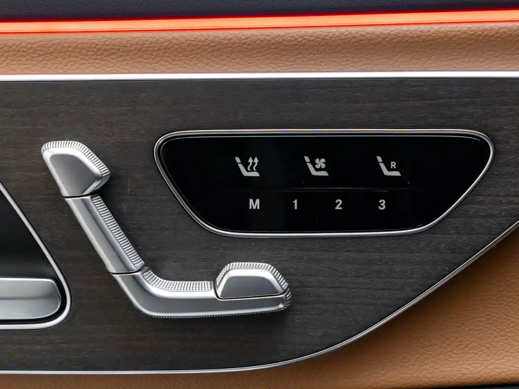 Mercedes-Benz E-Class — миниатюра 21