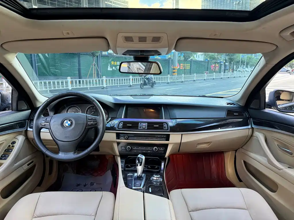 BMW 5 Series — миниатюра 8