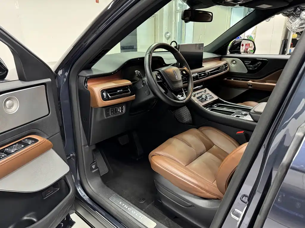 Lincoln Aviator — миниатюра 9