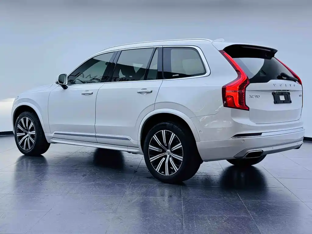 Volvo XC90 2021 B6 Luxury 7 мест