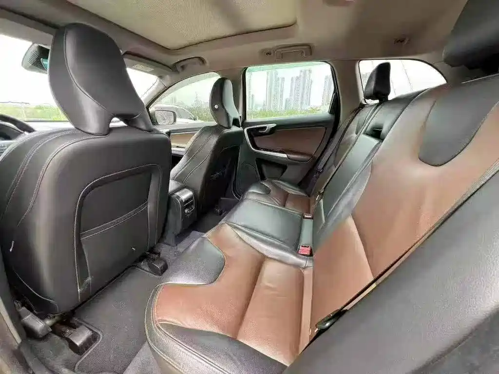 Volvo XC60 — миниатюра 5