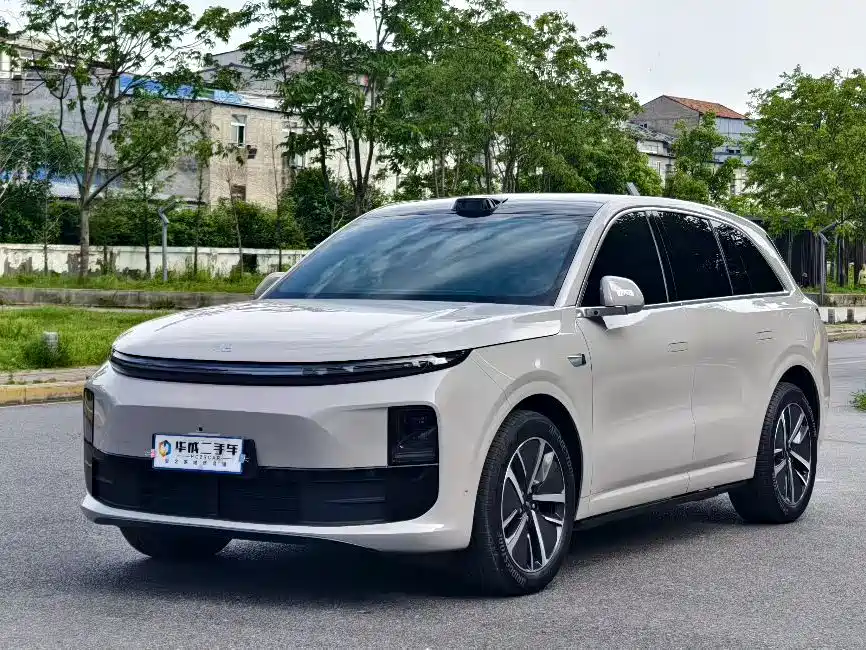 Li Auto Li L6 2025