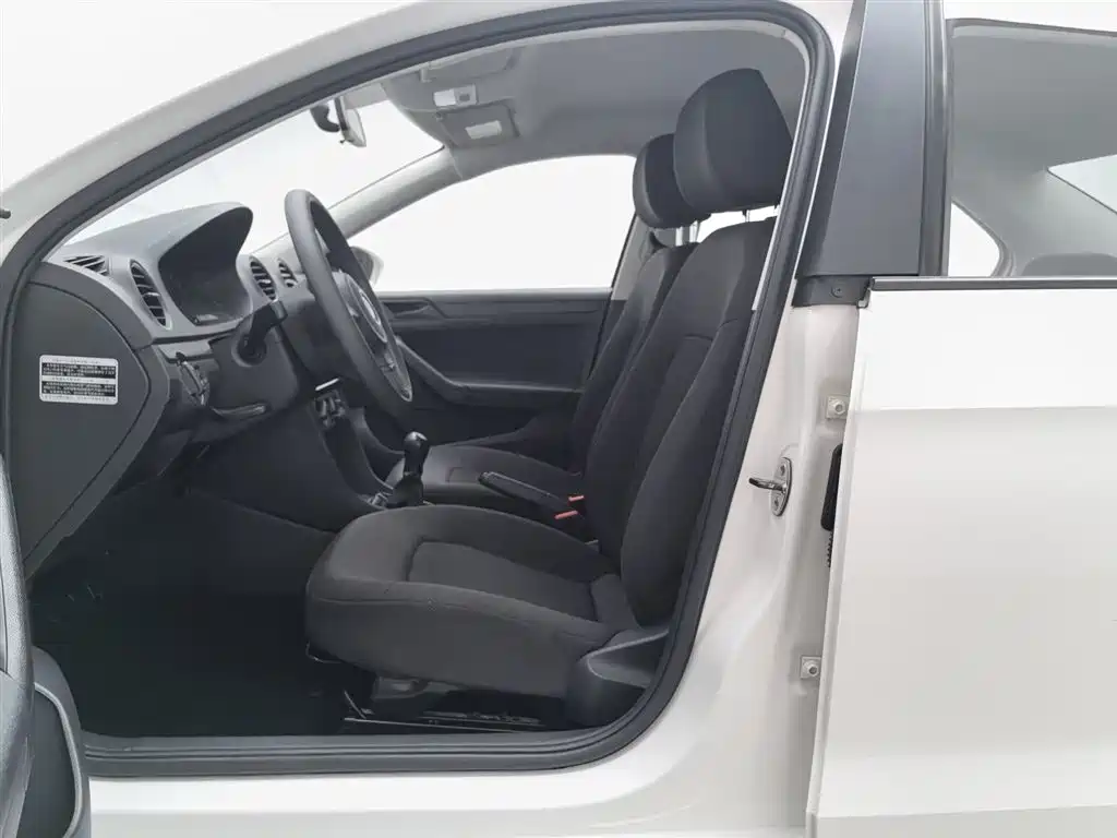 Volkswagen Jetta 2015 1.6L MT Fashion