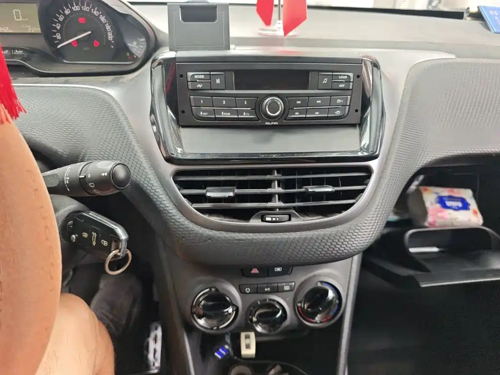 Peugeot 2008 — миниатюра 9