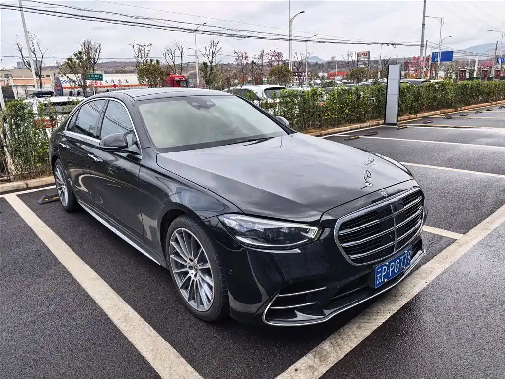 Mercedes-Benz S-Class 2024