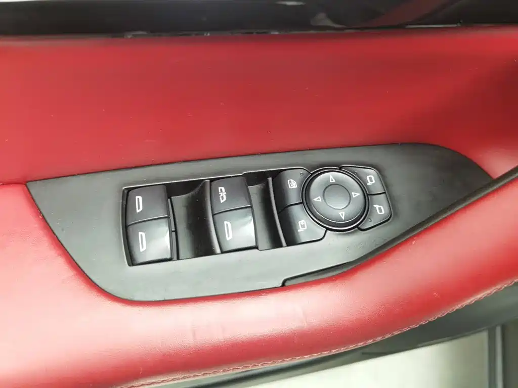 Chevrolet Blazer — миниатюра 9