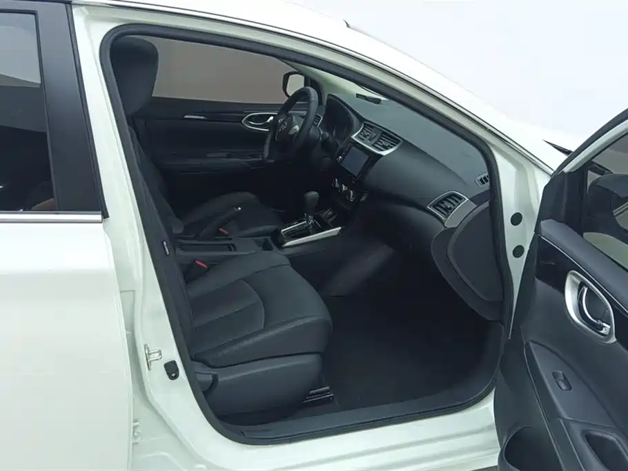 Nissan Sylphy 2016 1.6XV CVT Smart