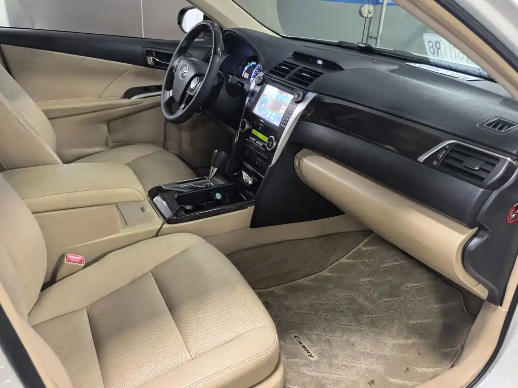 Toyota Camry — миниатюра 7