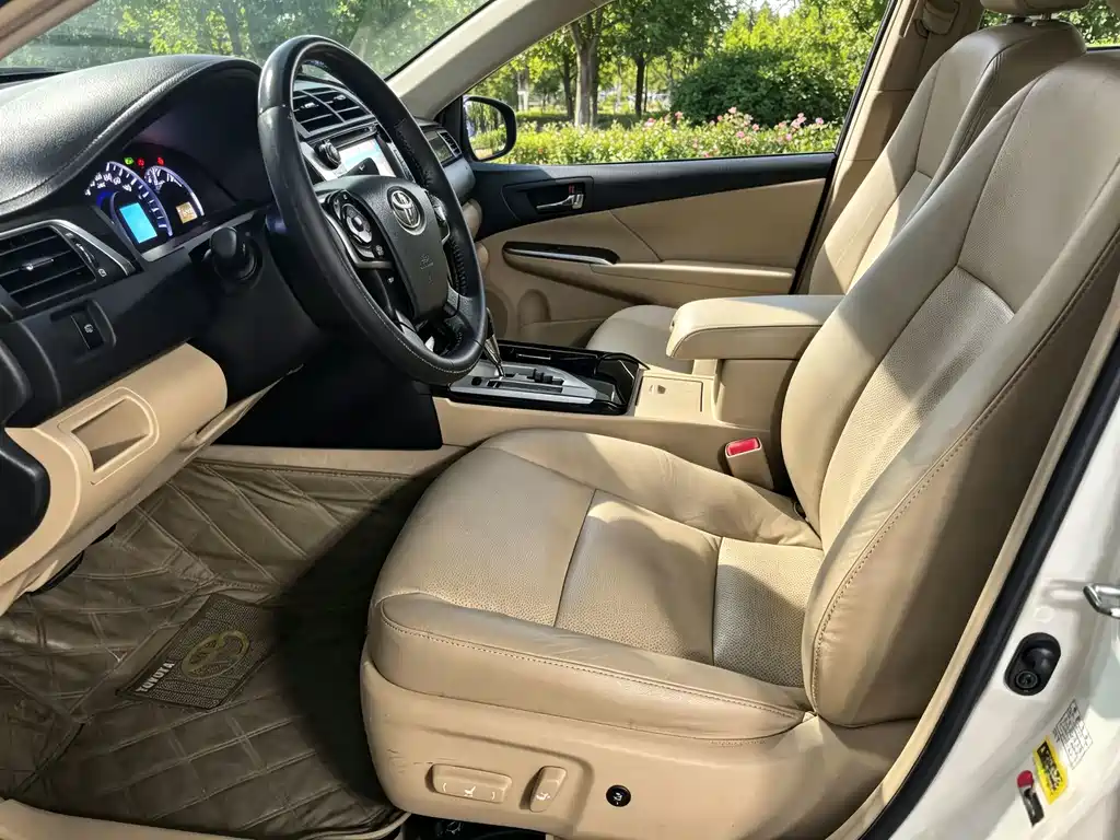 Toyota Camry — миниатюра 2