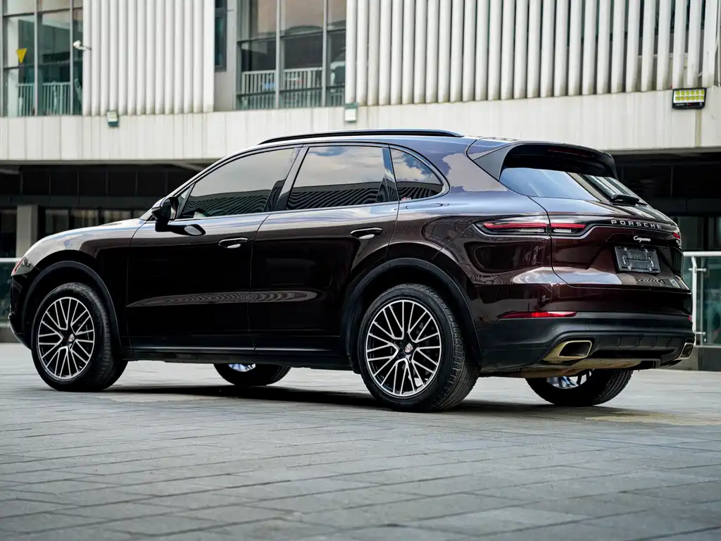 Porsche Cayenne — миниатюра 18