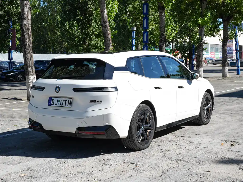 BMW iX M60 — миниатюра 5