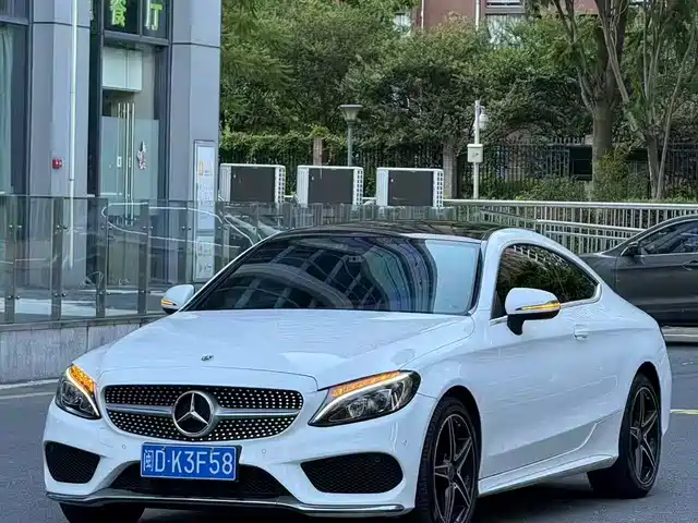 Mercedes-Benz C-Class — фото 1