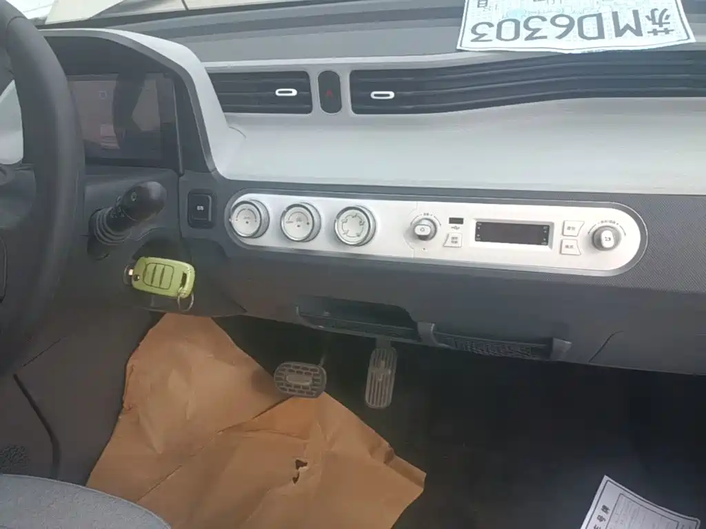 Wuling MINIEV — миниатюра 13