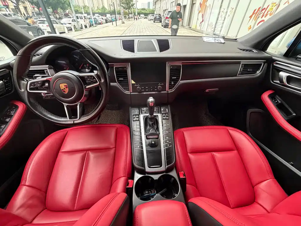 Porsche Macan — миниатюра 6