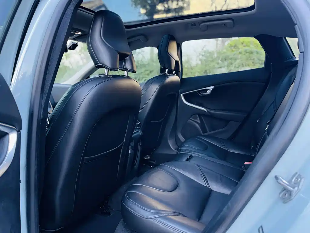 Volvo V40 — миниатюра 15