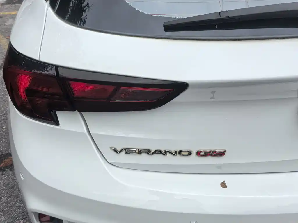 Buick Verano — миниатюра 12