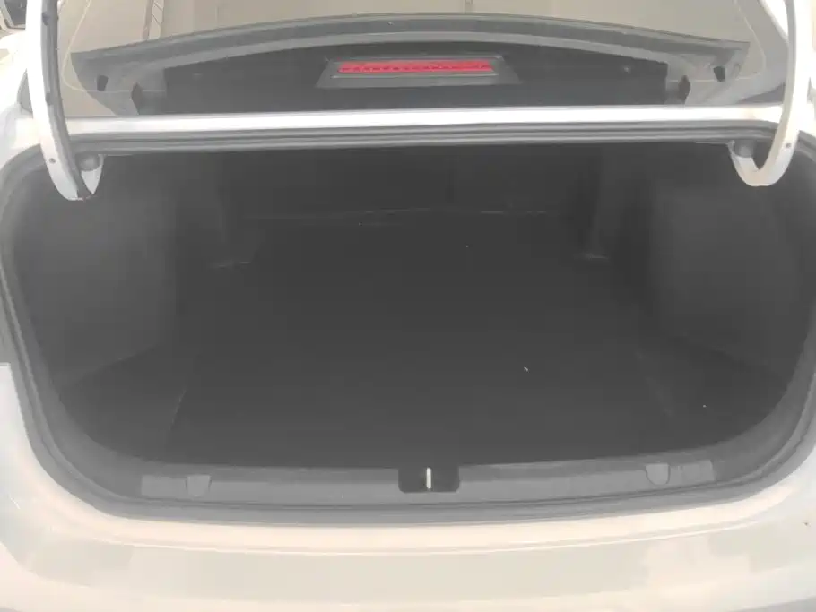 Geely Emgrand — миниатюра 4