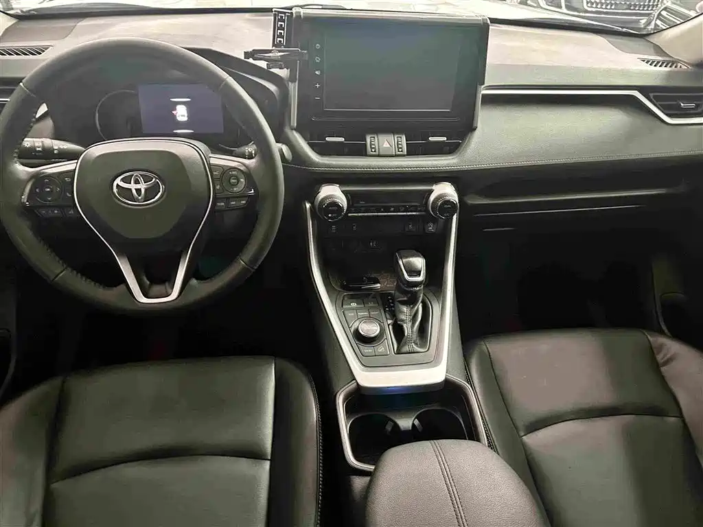 Toyota RAV4 — миниатюра 15