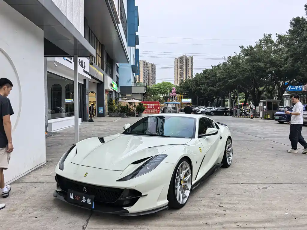 Ferrari 812 2018