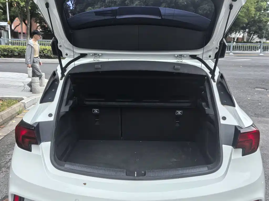 Buick Verano — миниатюра 13