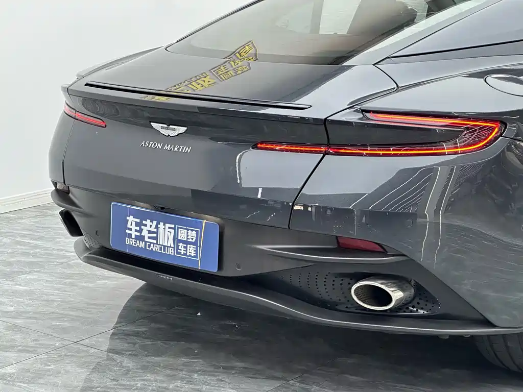 Aston Martin DB11 — миниатюра 30