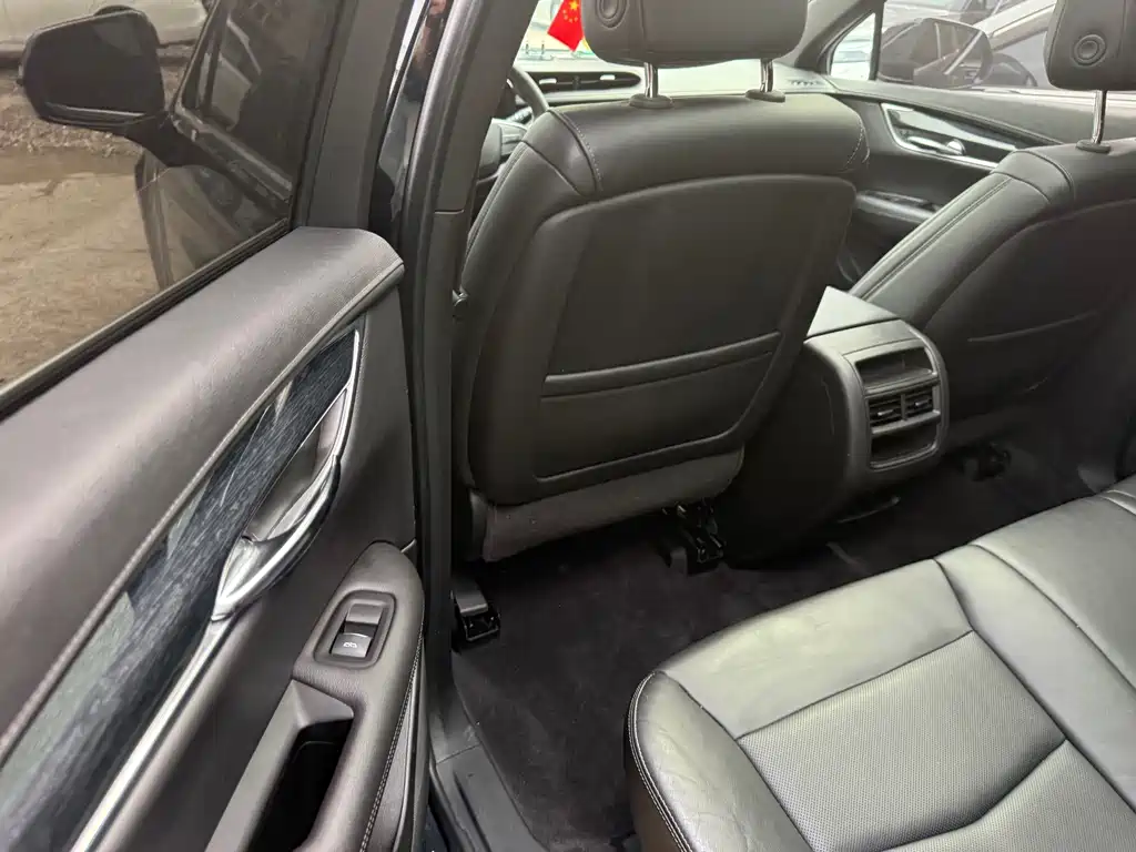Cadillac XT5 — миниатюра 6
