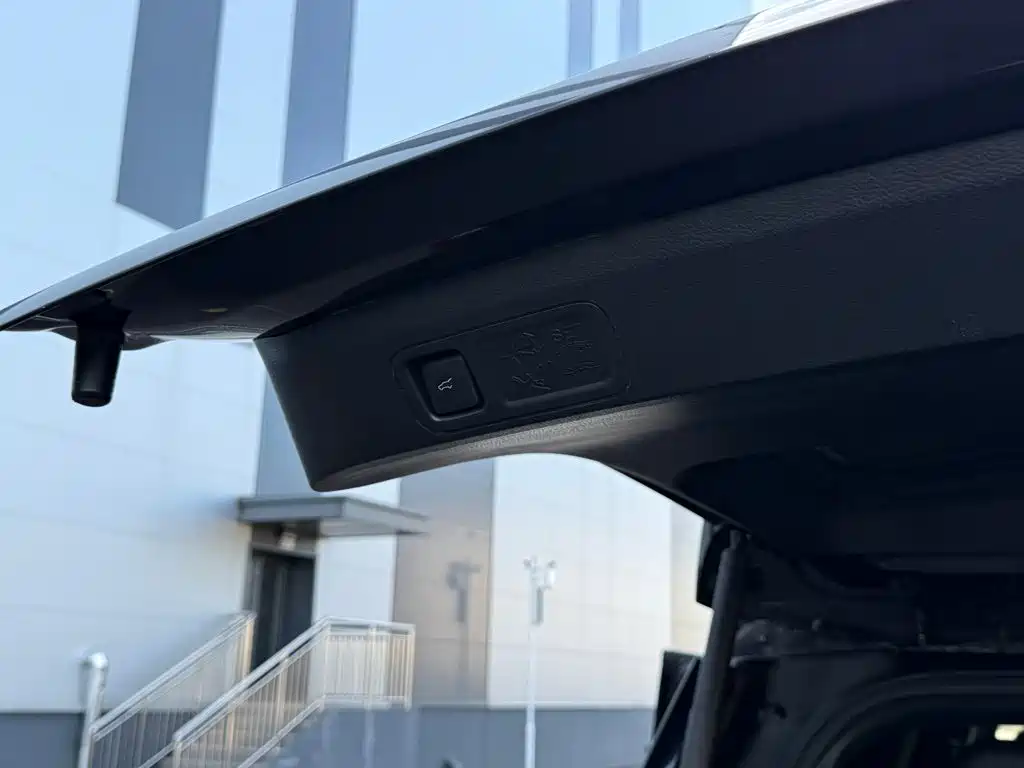 Lincoln Navigator — миниатюра 43