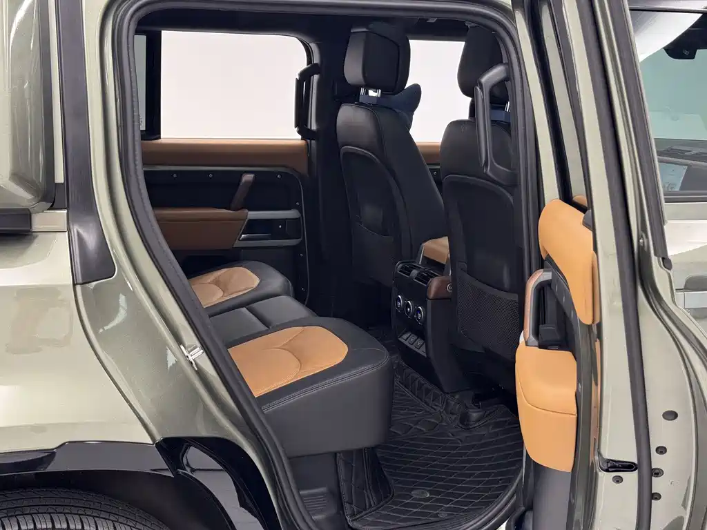 Land Rover Defender — миниатюра 20