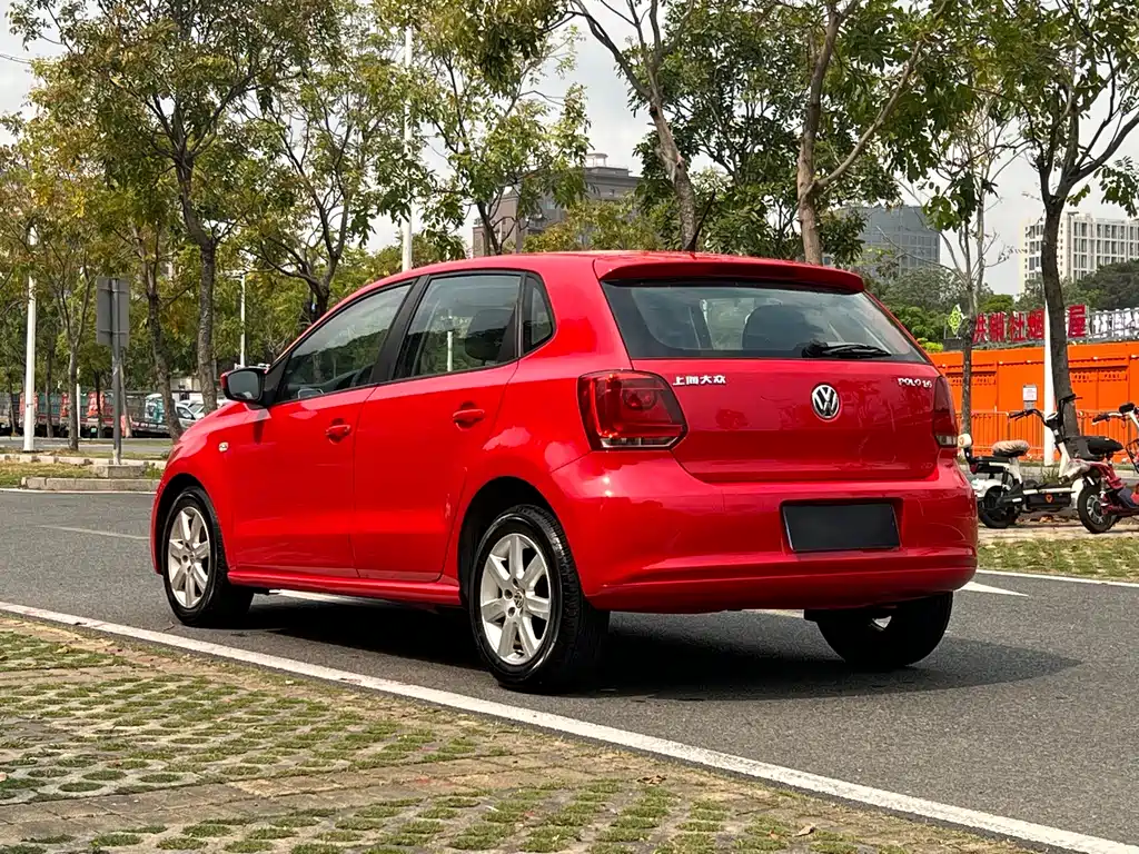 Volkswagen Polo 2013 1.6L AT Comfort