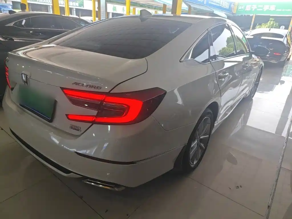 Honda Accord — миниатюра 7