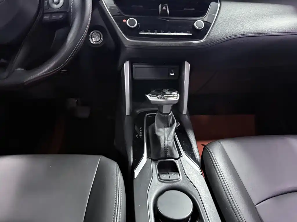 Toyota Corolla Cross — миниатюра 15