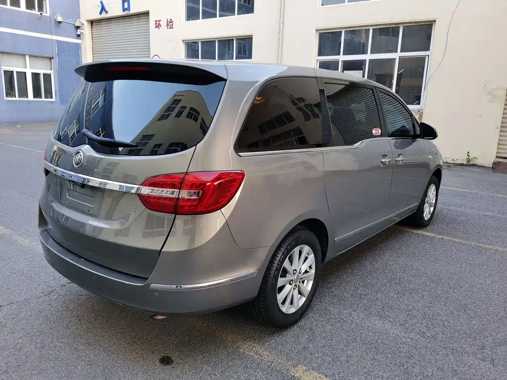 Buick GL8 — миниатюра 6