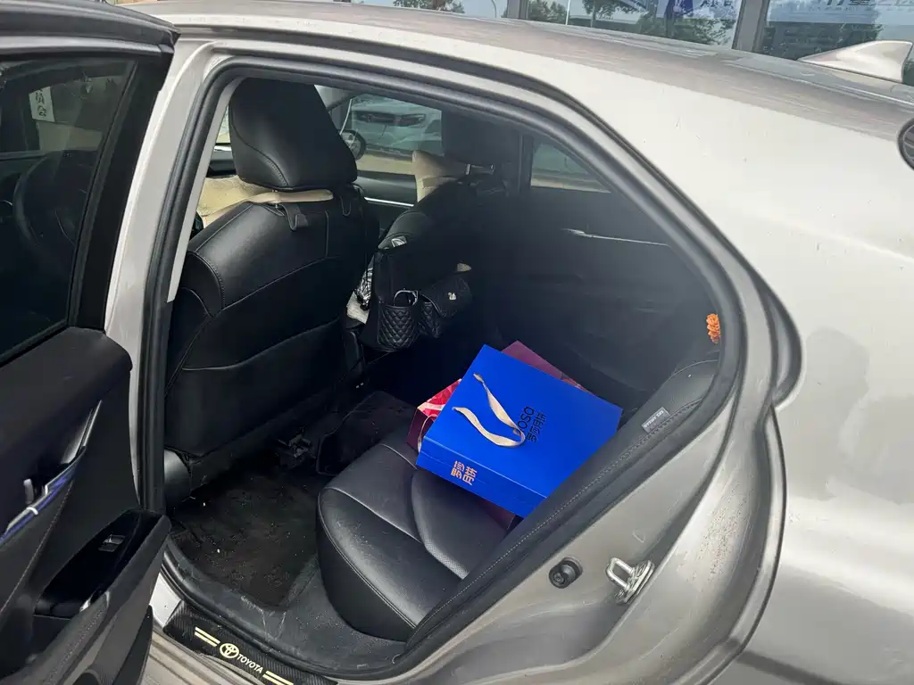 Toyota Camry — миниатюра 4