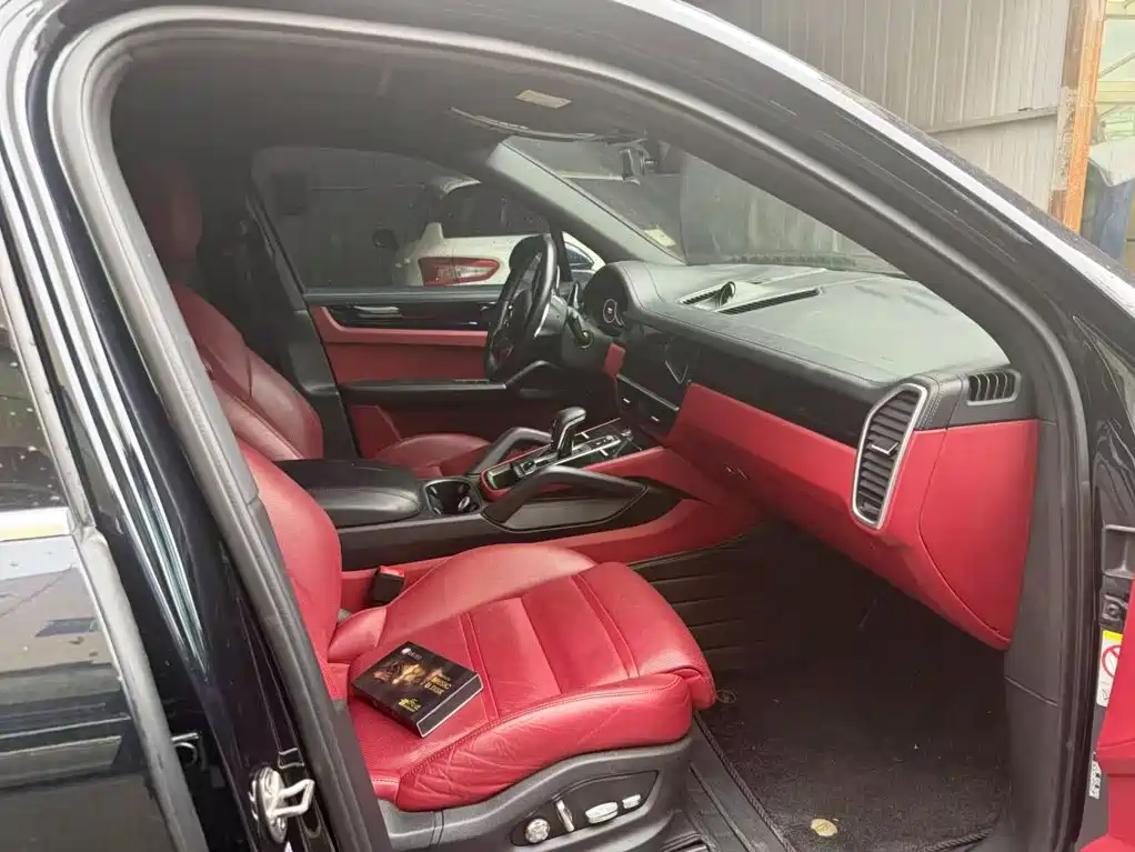 Porsche Cayenne — миниатюра 8
