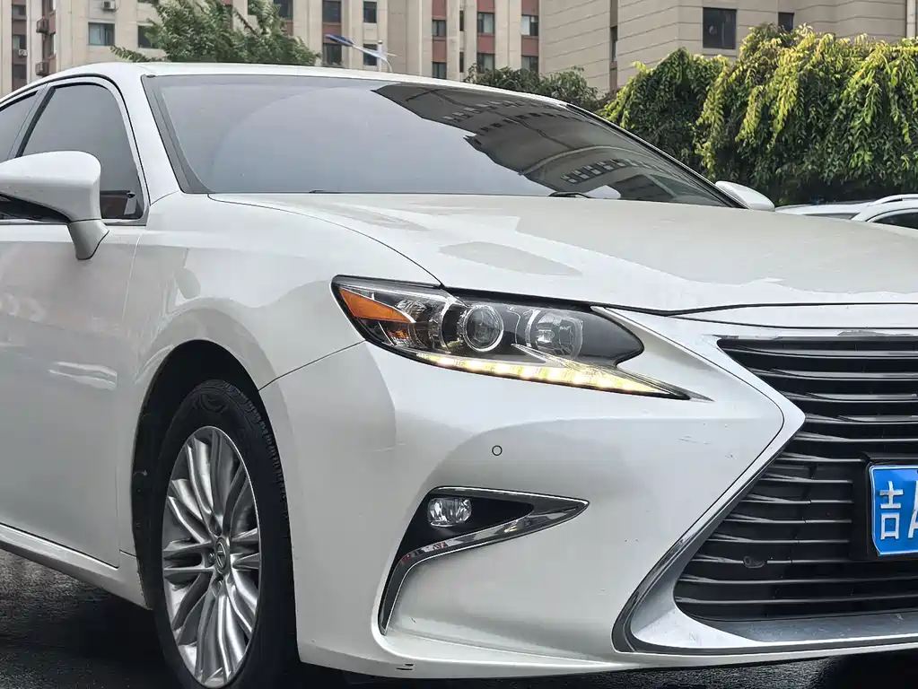 Lexus ES — миниатюра 3